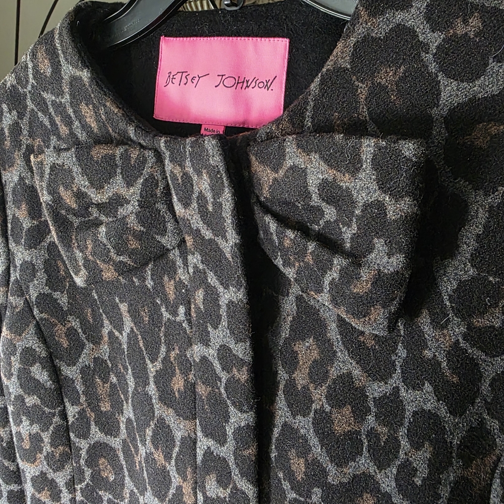 Betsey Johnson | Leopard Coat with Bow M - Picture 6 of 11